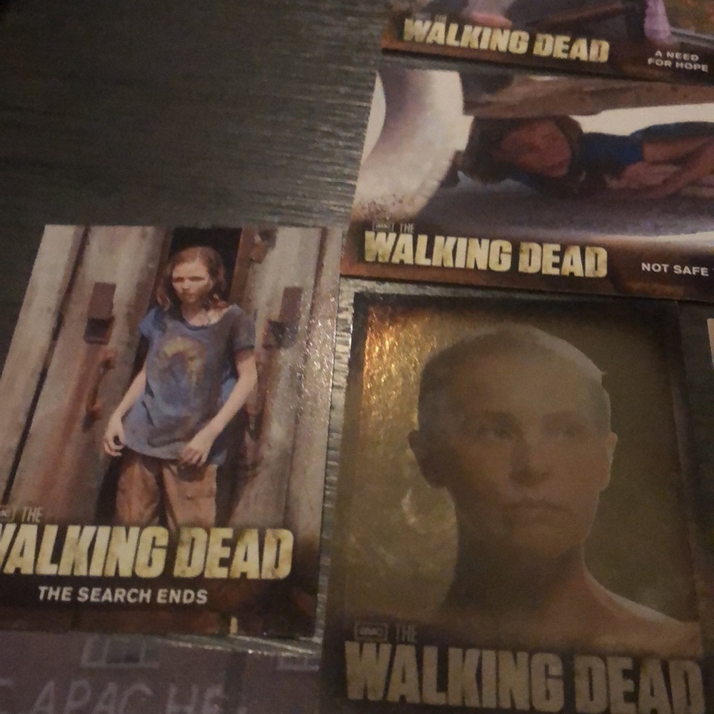 28 walking dead cards for sale - Picture 3 of 11